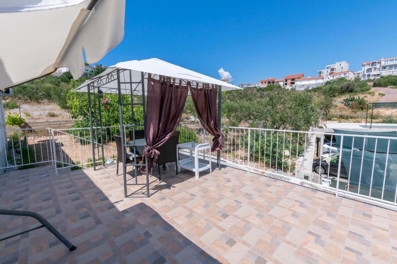 Apartments Zmika Primosten Exterior photo
