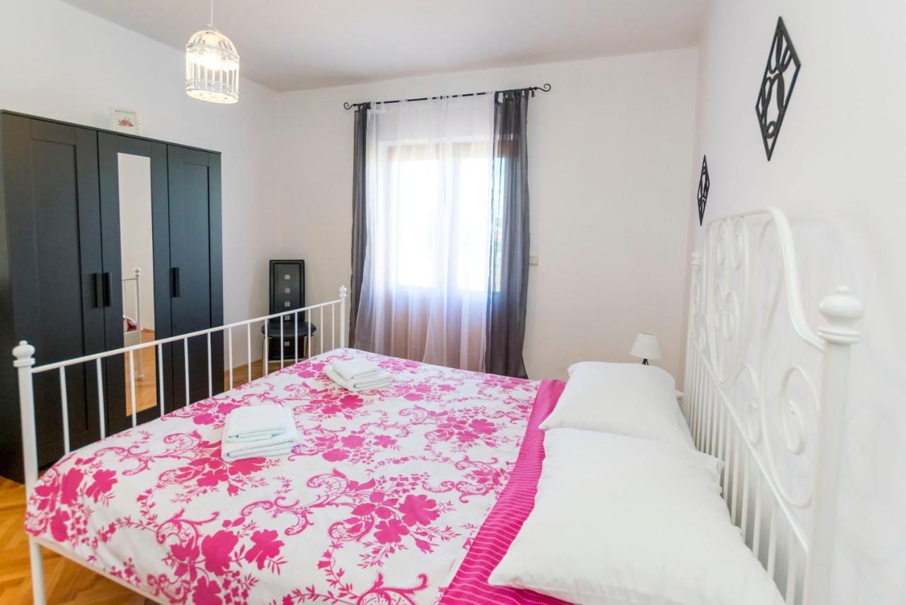 Apartments Zmika Primosten Exterior photo